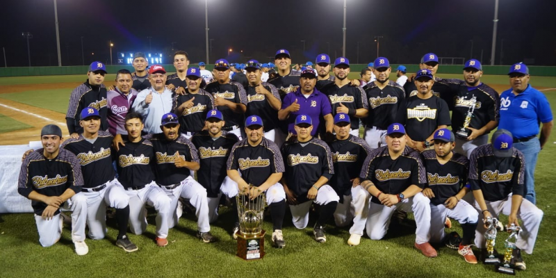 Chihuahua ganador del Campeonato Nacional de primera fuerza