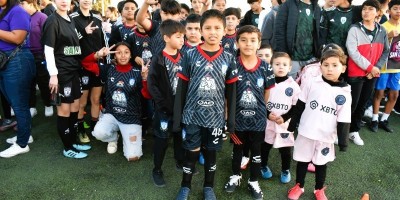 Con torneo relámpago de fútbol festejan a niños