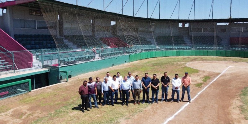Concluye restauración de estadio Andrés Mena Montijo