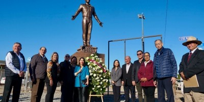 Devela Alcalde monumento a Luis B. Sánchez