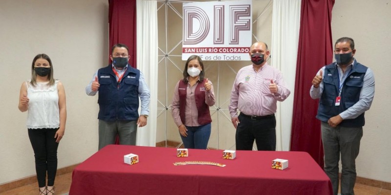 Dona Calimax 100 mil pesos a DIF