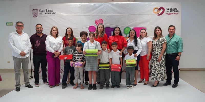 Entrega DIF Municipal calzado escolar a estudiantes sanluisinos