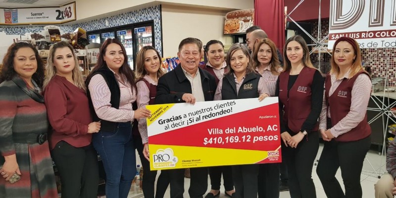 Entrega OXXO redondeo a DIF Municipal