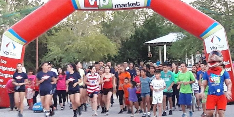 Participan con entusiasmo más de 250 residentes del valle en carrera 3k
